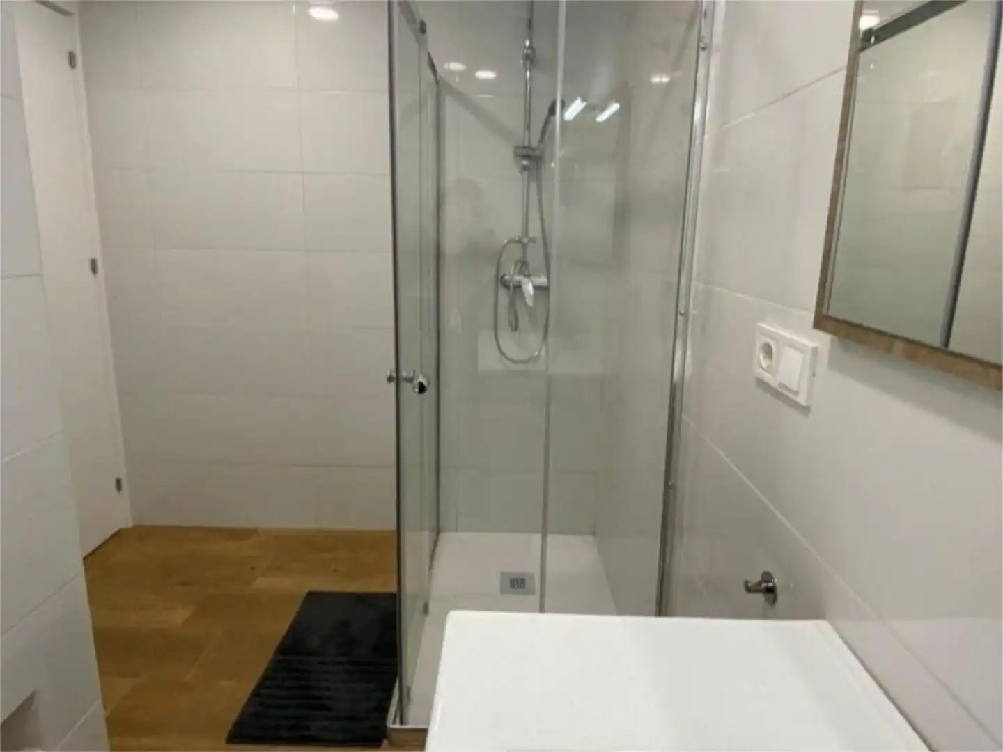 Habitación en Carrer de Jaume Villanueva, 1, Beteró Baño de Piso para compartir en Valencia con Aire acondicionado, Calefacción y Jardín privado