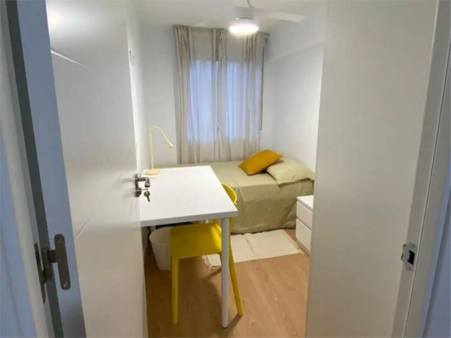Habitación en Carrer de Jaume Villanueva, 1, Beteró Habitación de Piso para compartir en Valencia con Aire acondicionado, Calefacción y Jardín privado
