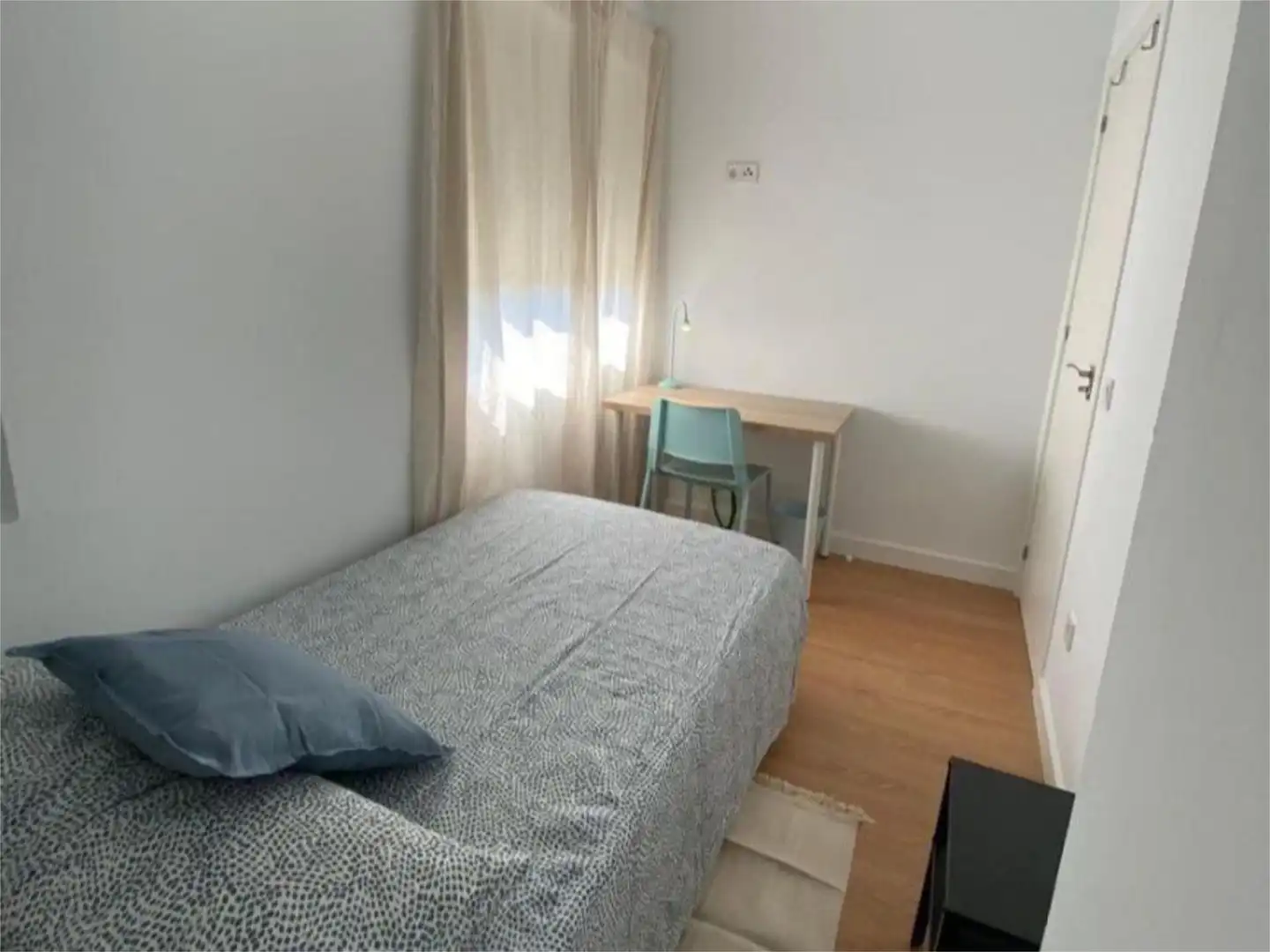 Habitación en Carrer de Jaume Villanueva, 1, Beteró Habitación de Piso para compartir en Valencia con Aire acondicionado, Calefacción y Jardín privado