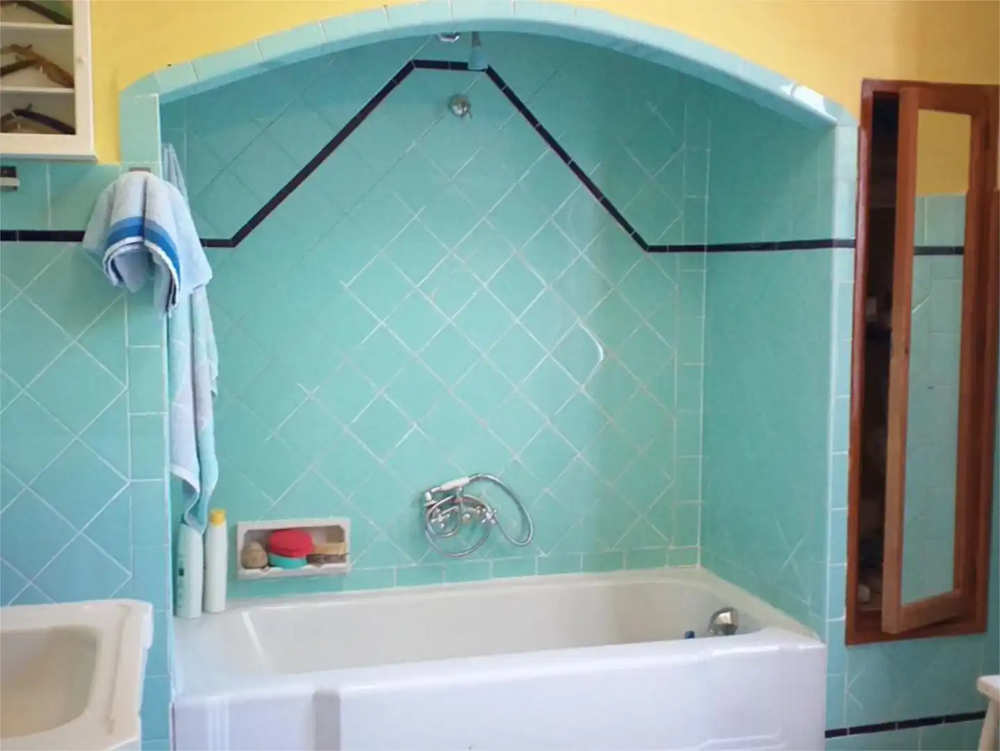 Casa adosada en venta en Paseo el Pilar, 7, Férez Baño de Casa adosada en venta en Férez con Calefacción, Jardín privado y Terraza