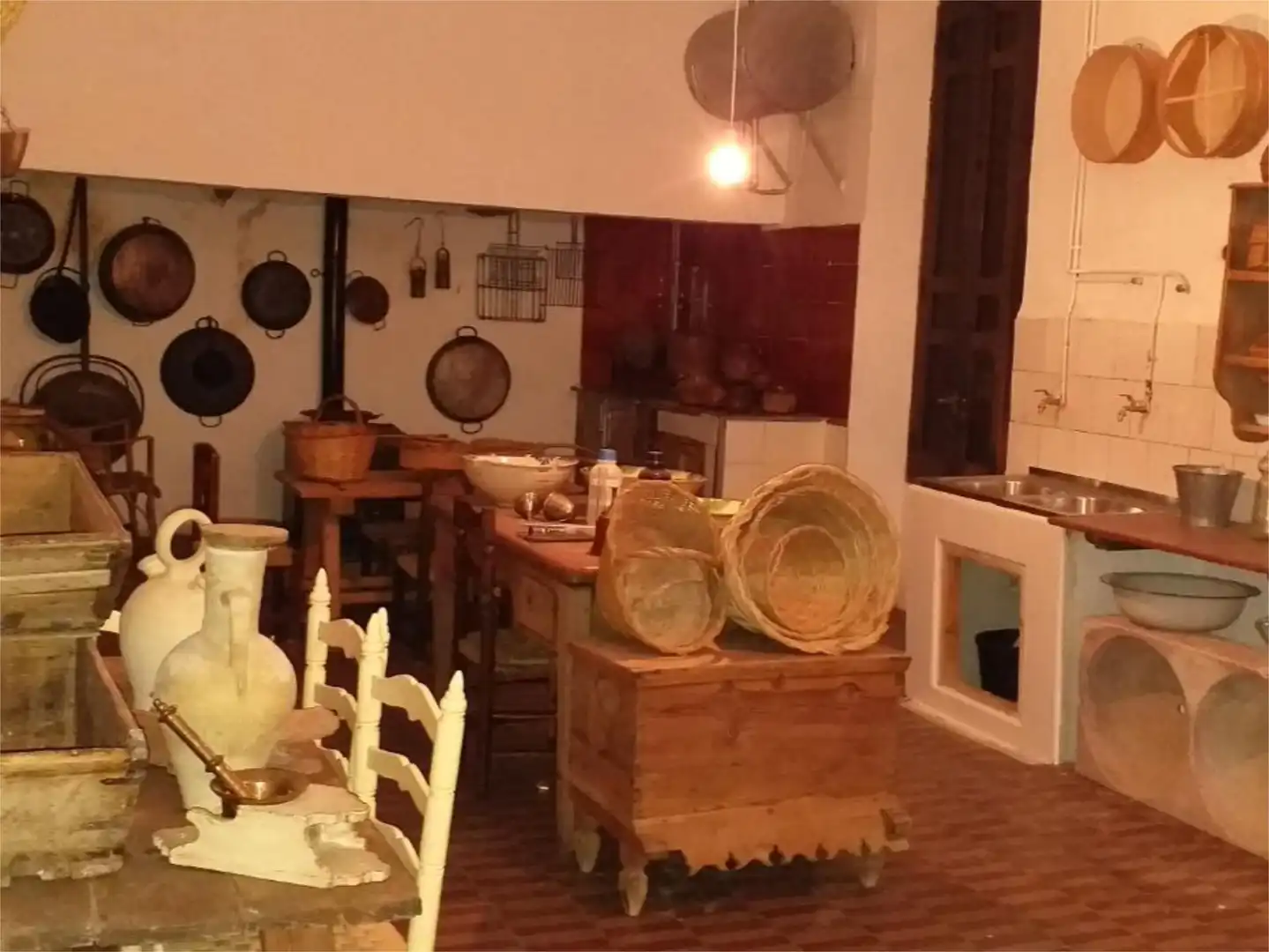 Casa adosada en venta en Paseo el Pilar, 7, Férez Cocina de Casa adosada en venta en Férez con Calefacción, Jardín privado y Terraza