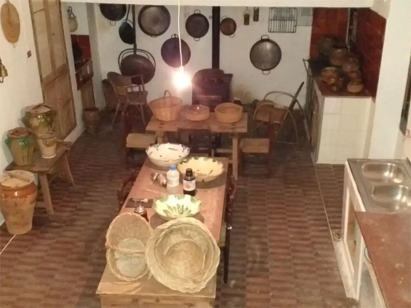 Casa adosada en venta en Paseo el Pilar, 7, Férez Cocina de Casa adosada en venta en Férez con Calefacción, Jardín privado y Terraza