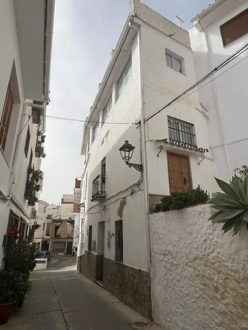 Casa adosada en venta en Avenida Avenida de Juan XXIII, 28d, Casarabonela Vista exterior de Casa adosada en venta en Casarabonela con Balcón