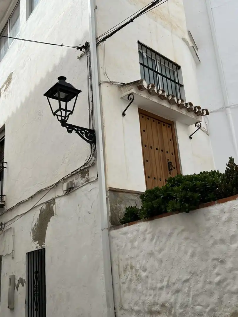 Casa adosada en venta en Avenida Avenida de Juan XXIII, 28d, Casarabonela Vista exterior de Casa adosada en venta en Casarabonela con Balcón