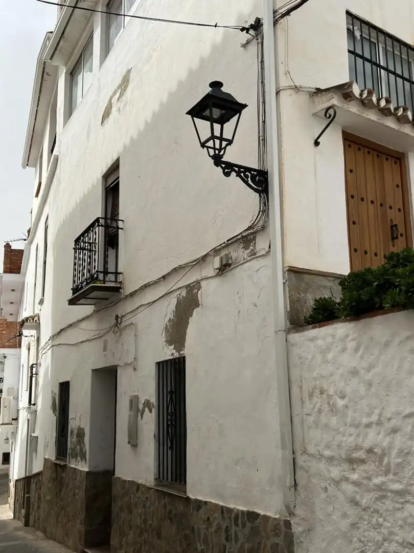 Casa adosada en venta en Avenida Avenida de Juan XXIII, 28d, Casarabonela Vista exterior de Casa adosada en venta en Casarabonela con Balcón