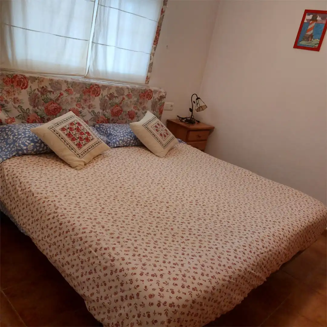 Casa o xalet en venda a Calle Costa Bella, 11, La Marina Dormitori de Casa o xalet en venda en Elche / Elx amb Jardí privat, Terrassa i Moblat