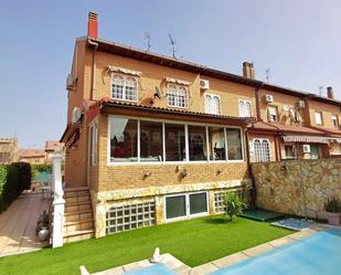 Exterior view of House or chalet for sale in Azuqueca de Henares  with Air Conditioner, Terrace and Swimming Pool