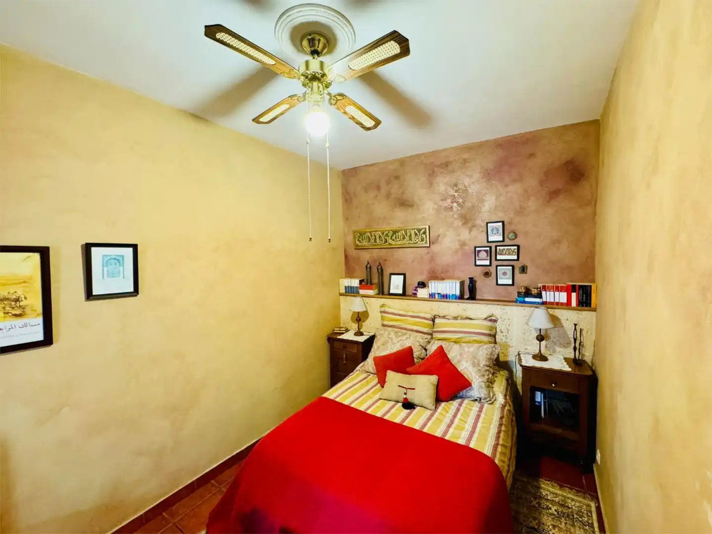 Piso en venta en Calle Egido Thovar, 6, Almendral Habitación de Piso en venta en Almendral con Aire acondicionado, Calefacción y Jardín privado