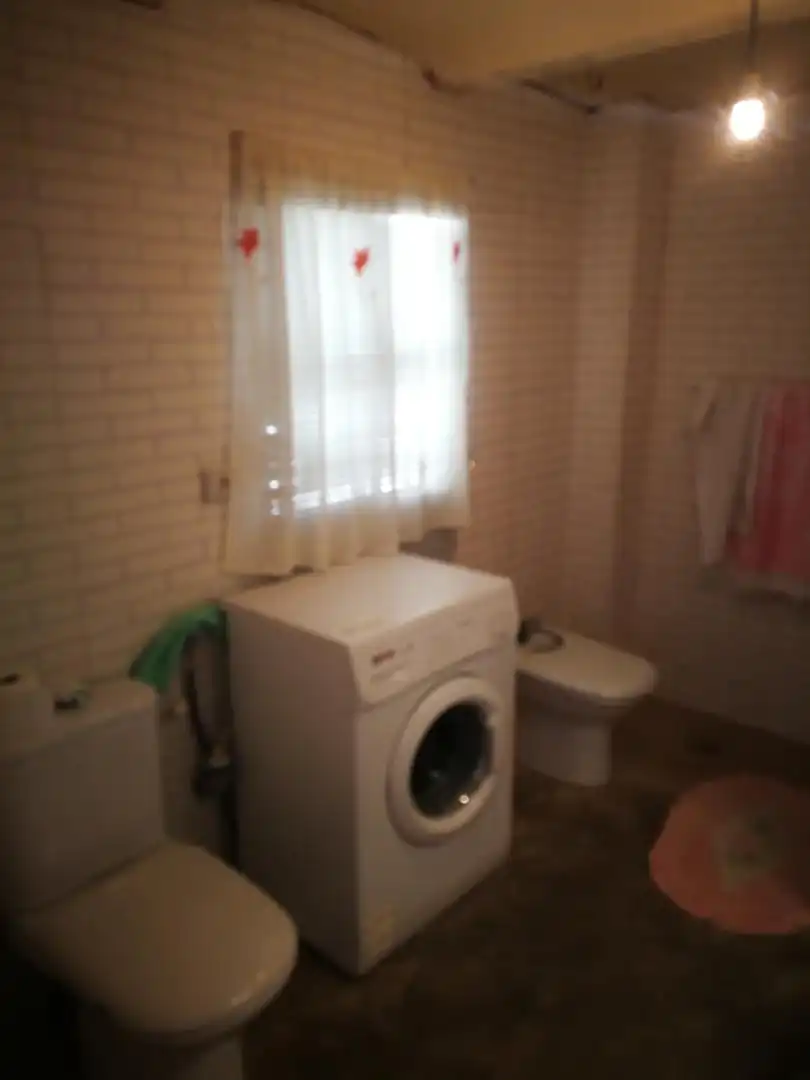 Detached homes for sale in Calle Hospital, 32, Navalvillar de Pela Bathroom of Detached homes for sale in Navalvillar de Pela with Storage room