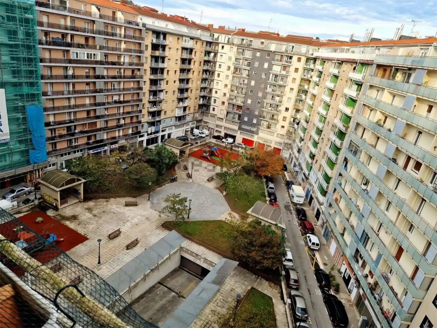 Vista exterior de Pis en venda en Donostia - San Sebastián  amb Balcó