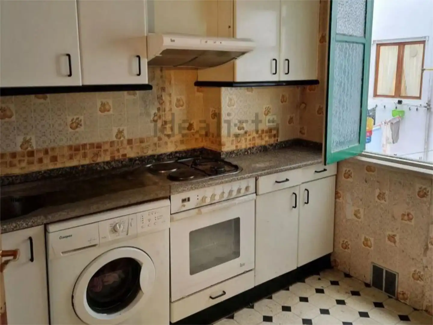 Cuina de Pis en venda en Donostia - San Sebastián  amb Balcó