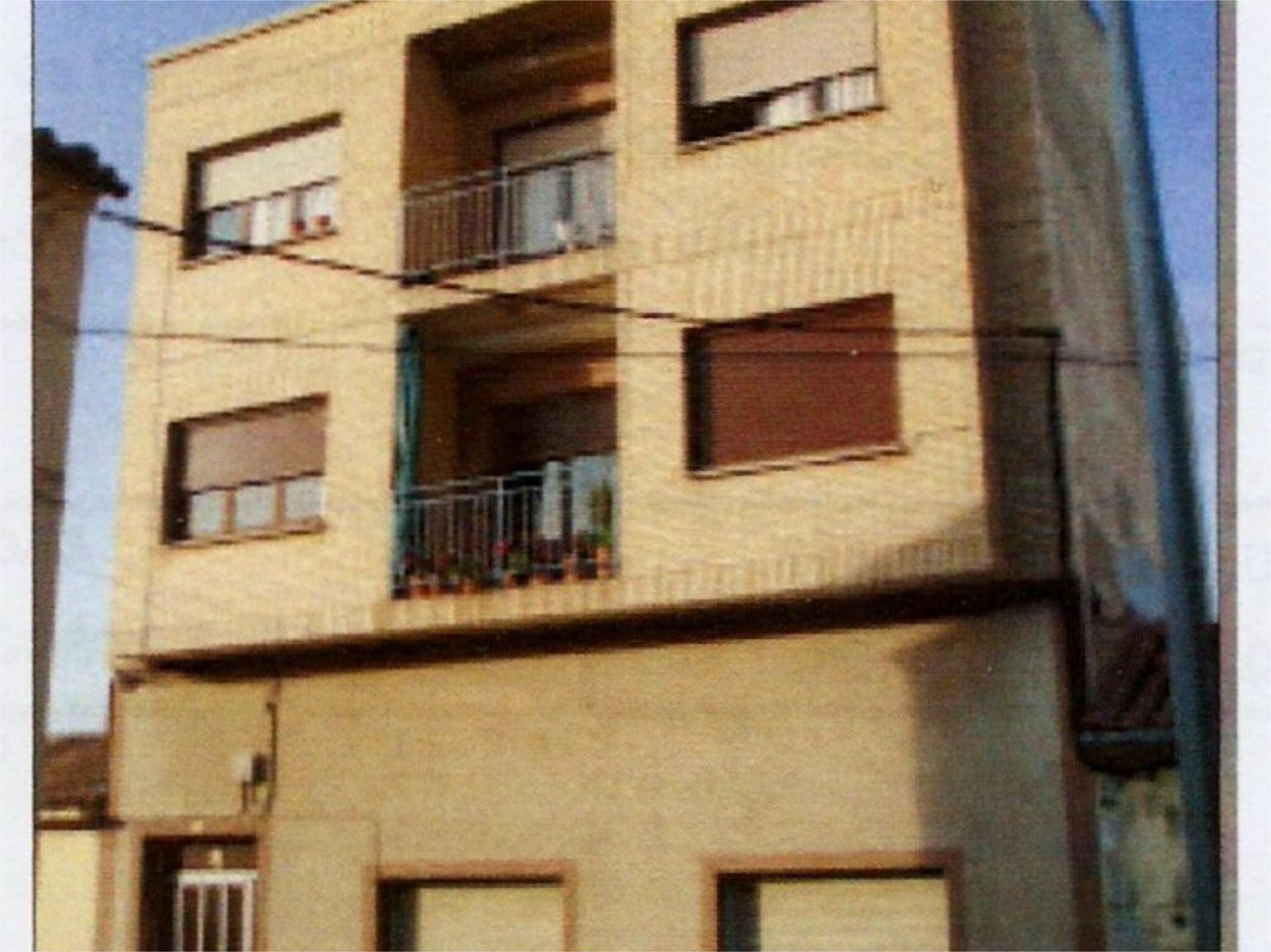 Vista exterior de Pis en venda en Alfaro amb Calefacció, Terrassa i Balcó