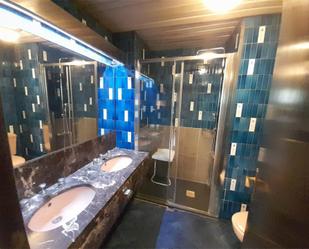 Bathroom of Flat for sale in  Barcelona Capital  with Private garden, Parquet flooring and Terrace