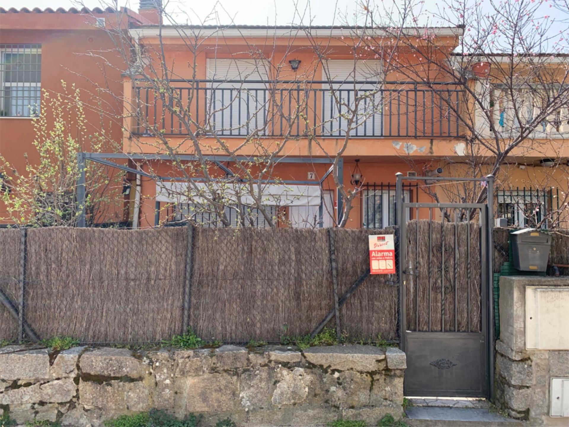 Exterior view of Single-family semi-detached for sale in Galapagar  with Terrace, Swimming Pool and Community parking