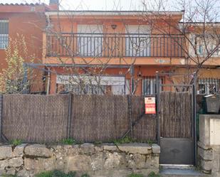 Vista exterior de Casa adosada en venda en Galapagar amb Terrassa i Piscina