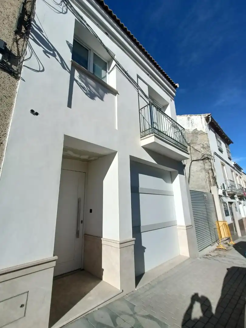 Vista exterior de Casa o xalet en venda en El Saucejo amb Aire condicionat