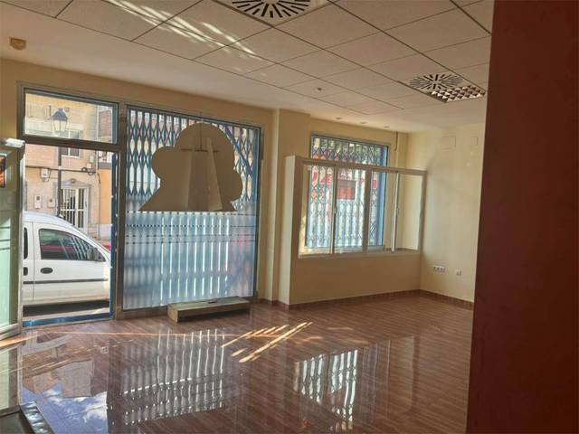 Local comercial en Alquiler en Plaza Belén, 5 en Roldán