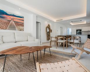 Living room of Flat for sale in Marbella  with Air Conditioner, Terrace and Swimming Pool