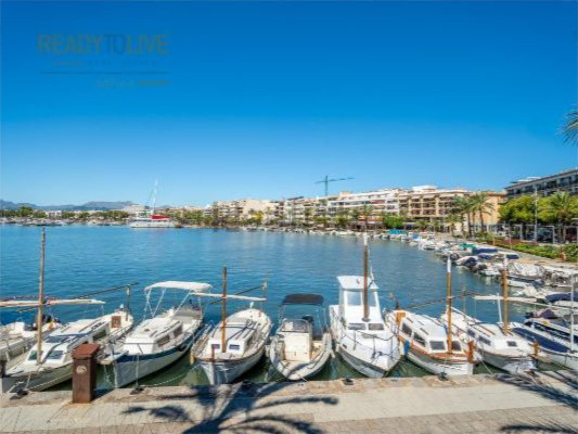 Vista exterior de Pis en venda en Alcúdia amb Aire condicionat i Terrassa