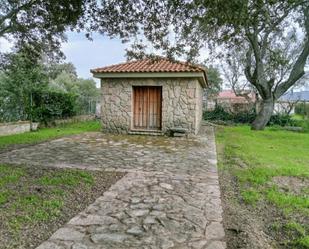 Jardí de Casa o xalet en venda en Galindo y Perahuy amb Piscina