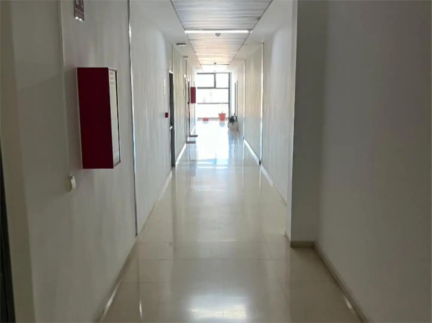 Oficina de lloguer a Carrer Orenga, 21, Valterna Oficina de lloguer en Paterna amb Aire condicionat, Calefacció i Traster