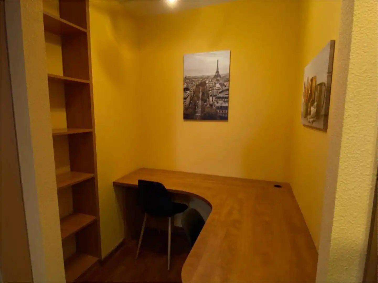 Habitació a Avinguda dels Països Catalans, 29, Remei - La Guixa Pis per a compartir en Vic amb Calefacció, Parquet i Moblat