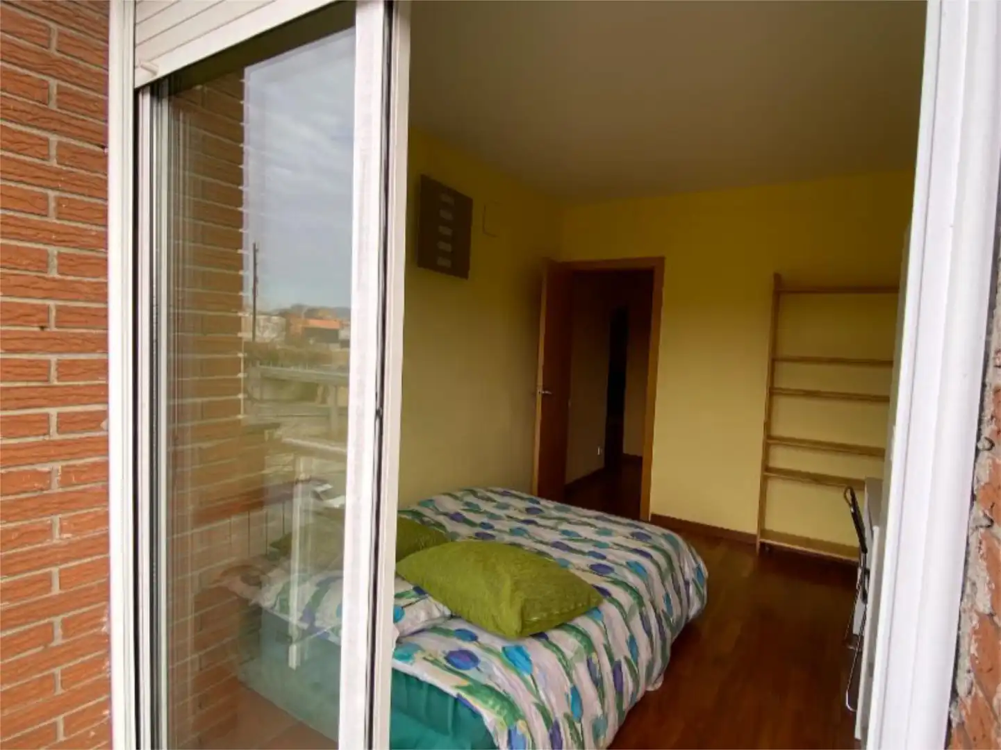 Habitació a Avinguda dels Països Catalans, 29, Remei - La Guixa Dormitori de Pis per a compartir en Vic amb Calefacció, Parquet i Moblat