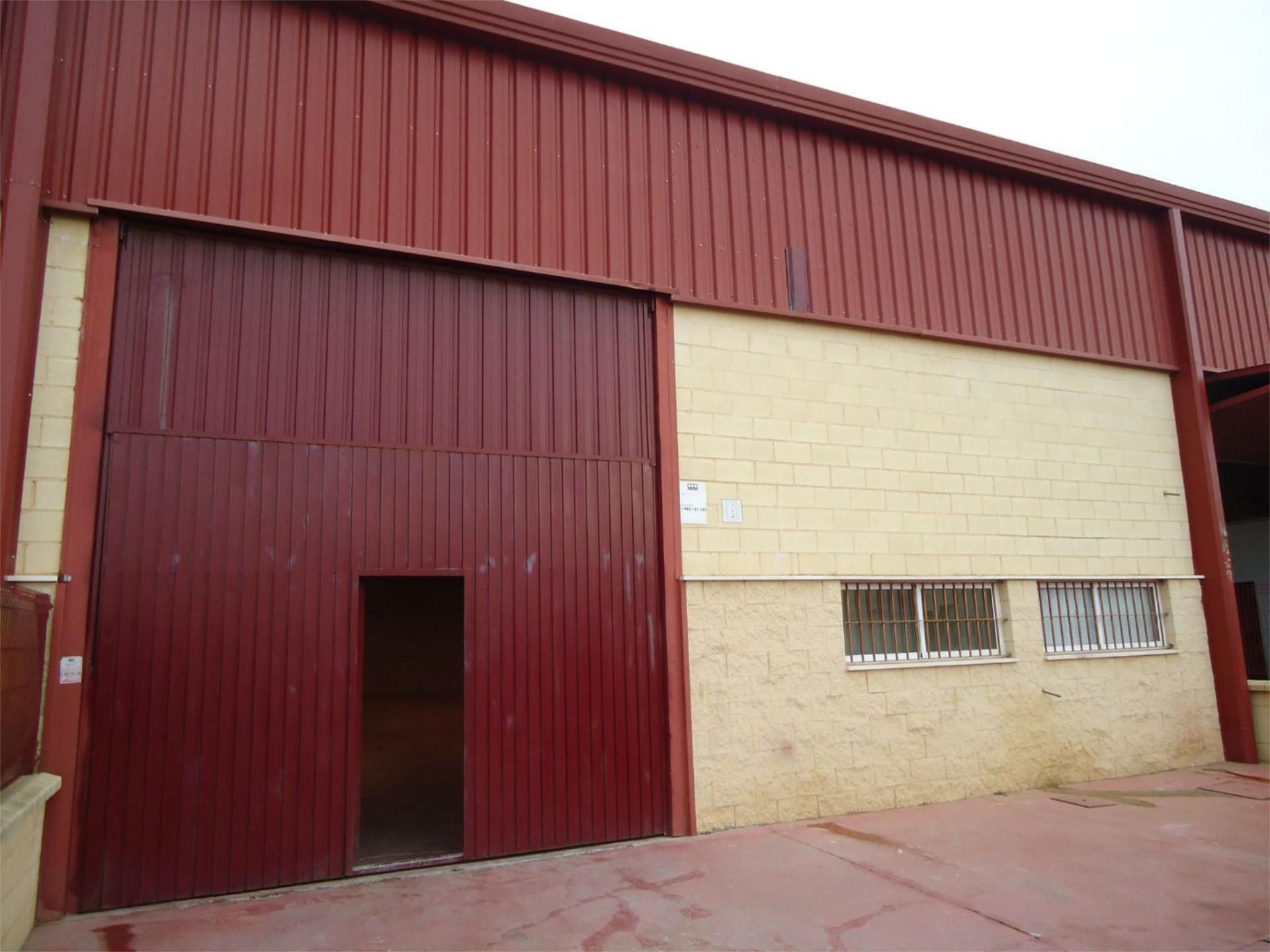 Vista exterior de Nave industrial de alquiler en Alcalá de Guadaira