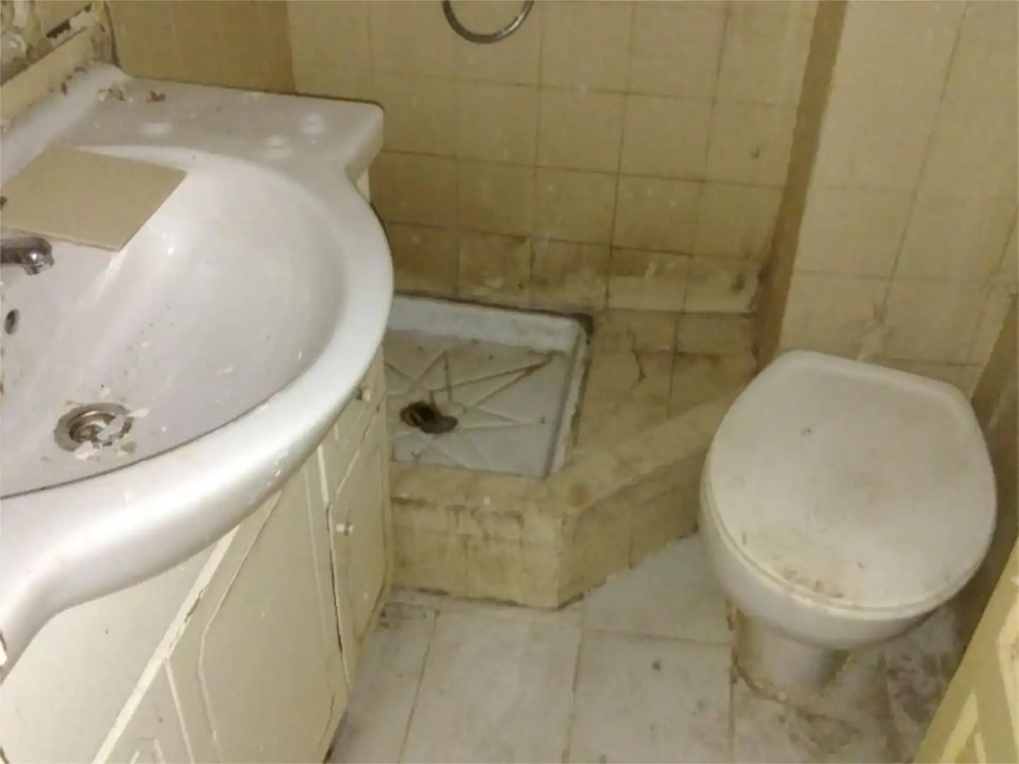 Planta baja en venta en Avenida del Párroco Pablo Díez, 231, Trobajo del Camino Baño de Planta baja en venta en San Andrés del Rabanedo con Trastero