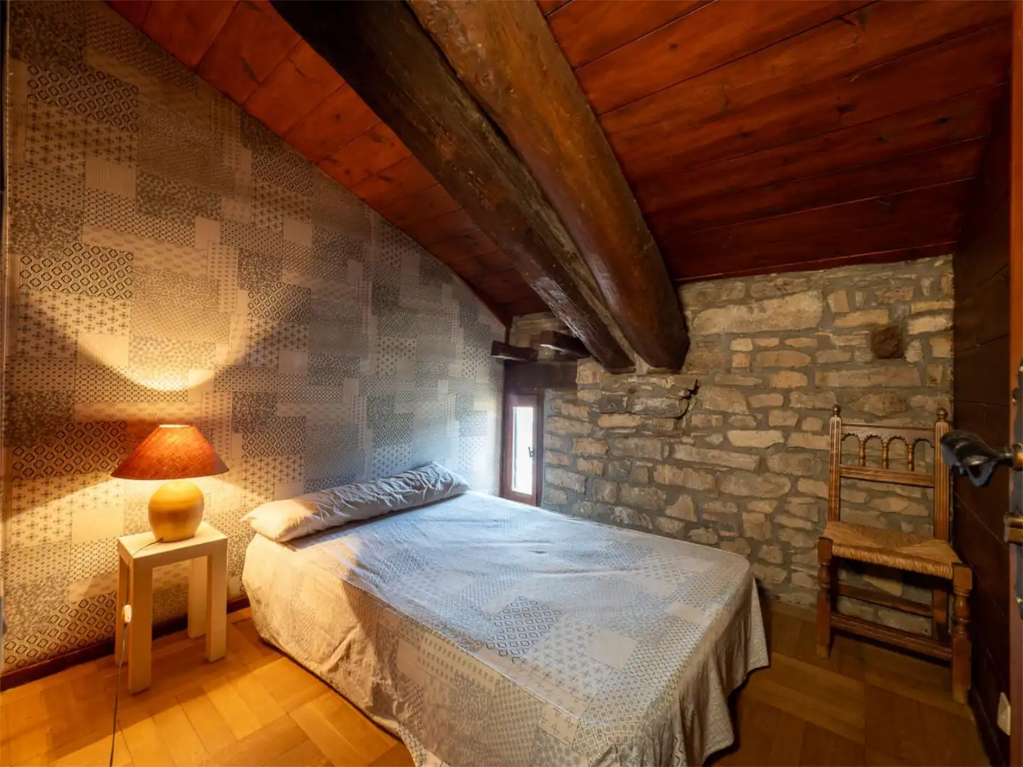 Casa o chalet en venta en Calle Mayor, 2, Aínsa-Sobrarbe Habitación de Casa o chalet en venta en Aínsa-Sobrarbe con Calefacción, Jardín privado y Amueblado