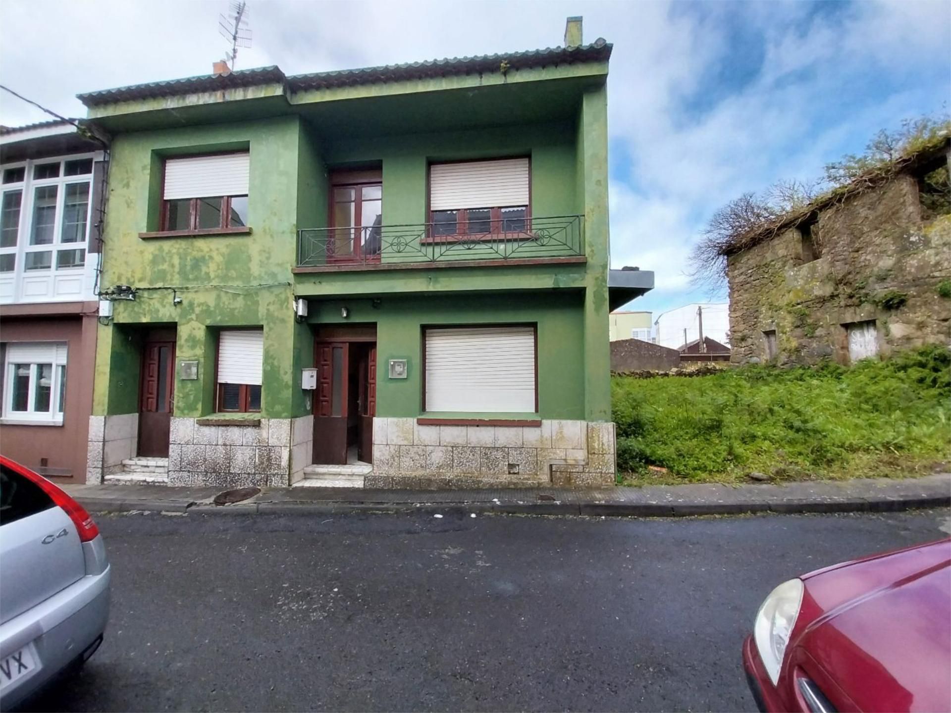 Vista exterior de Casa o xalet en venda en Camariñas amb Jardí privat, Terrassa i Traster