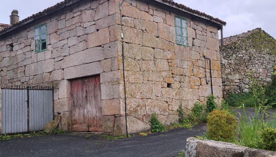 Single-family semi-detached for sale in Outeiro de Laxe, 49, Allariz, Ourense - image 1 Photo 1 of Single-family semi-detached for sale in Outeiro de Laxe, 49, Allariz, Ourense