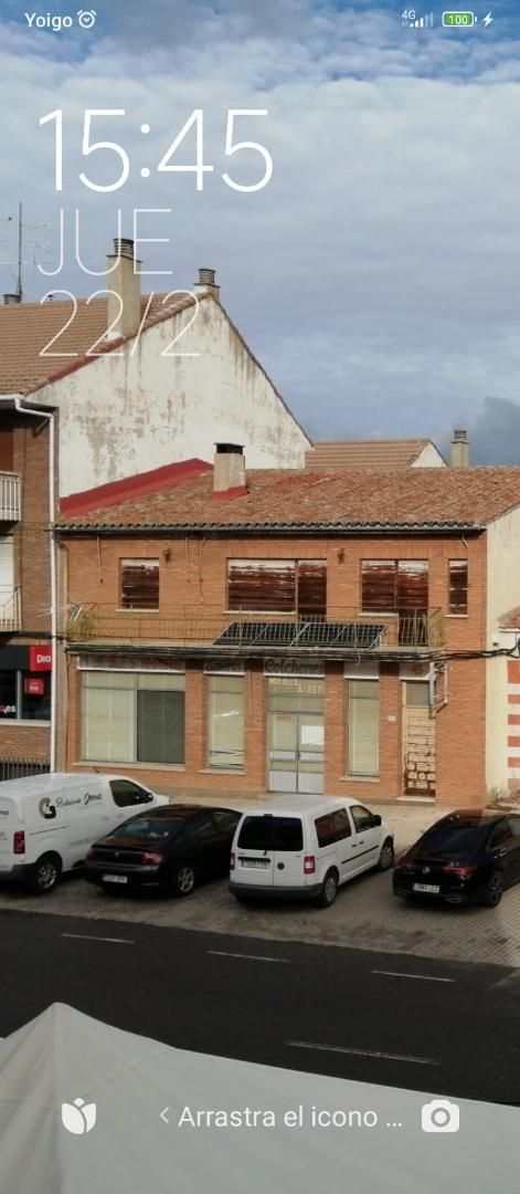 Vista exterior de Planta baixa en venda en Navaluenga amb Terrassa i Balcó