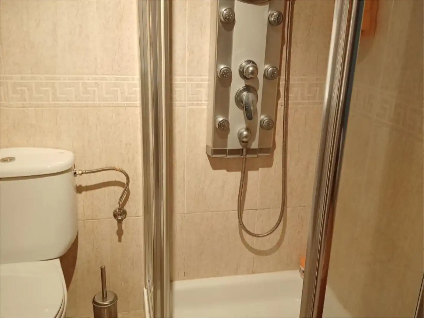 Houses for sale in Calle Malagon, 14, Alcañizo Bathroom of Houses for sale in Alcañizo with Air Conditioner, Private garden and Furnished