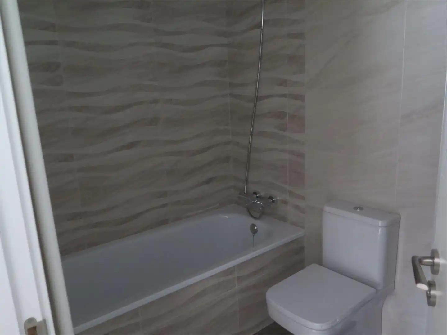 Bany de Pis en venda en Santurtzi  amb Jardí privat, Traster i Aparcament comunitari