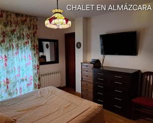 Dormitori de Casa o xalet en venda en Congosto amb Terrassa i Balcó