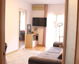 Living room of Flat for sale in Santa Coloma de Gramenet  with Air Conditioner and Balcony