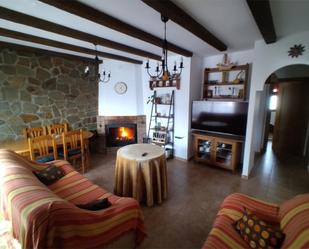 Sala d'estar de Pis en venda en Las Tres Villas amb Aire condicionat, Terrassa i Balcó
