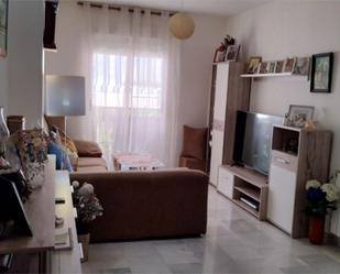 Sala d'estar de Pis en venda en Churriana de la Vega amb Aire condicionat i Balcó