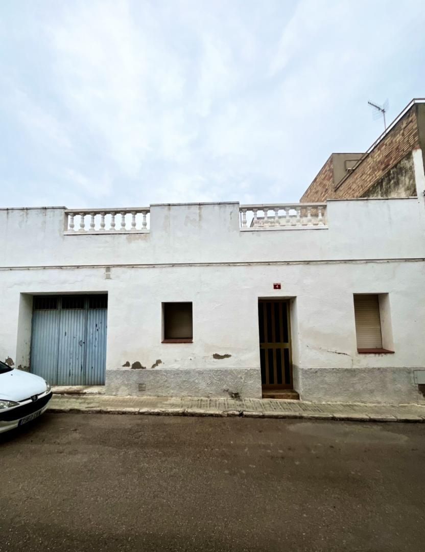 Vista exterior de Planta baixa en venda en Camarles amb Terrassa, Traster i Moblat