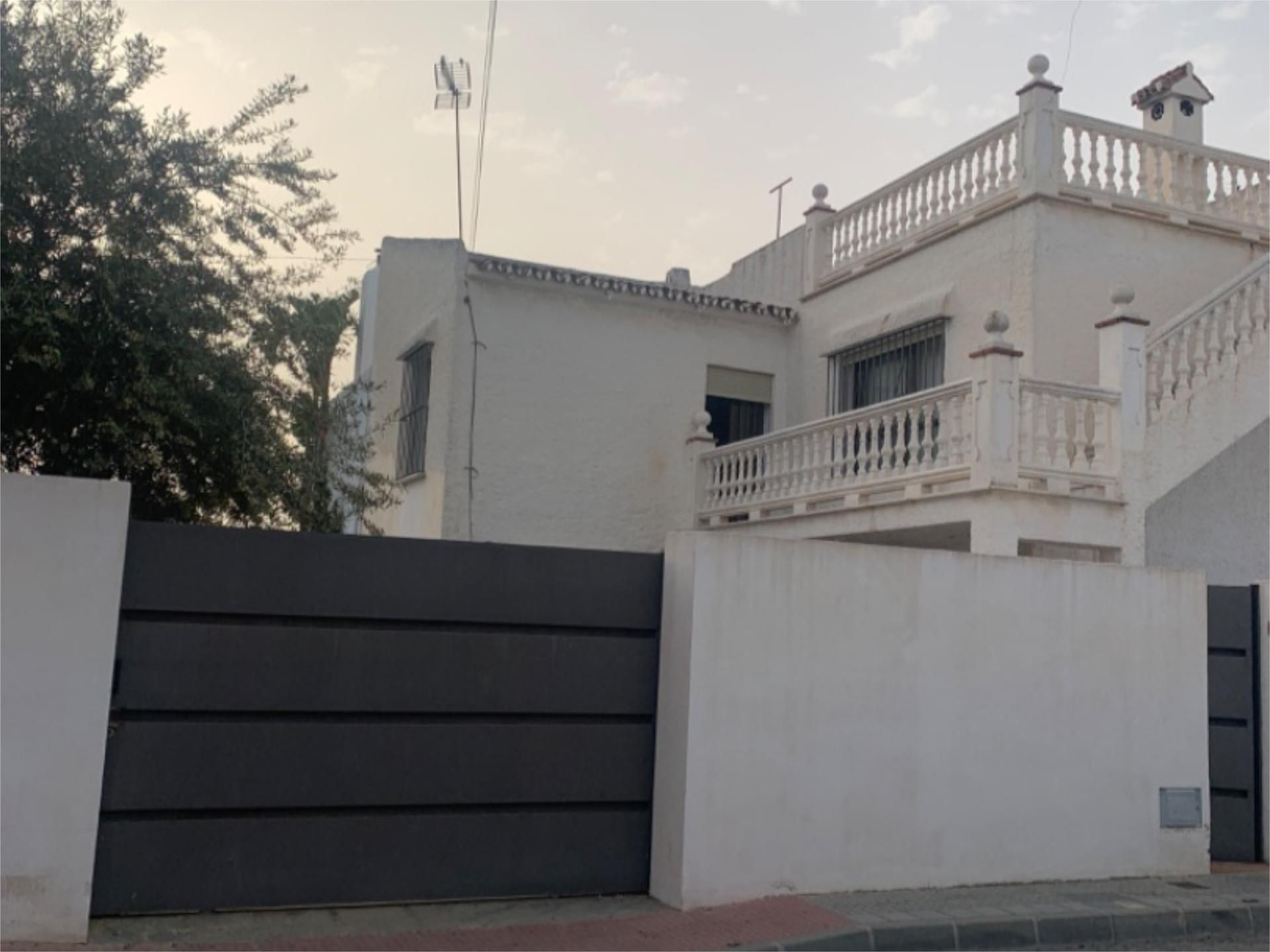 Vista exterior de Casa adosada en venda en Coín amb Terrassa i Balcó
