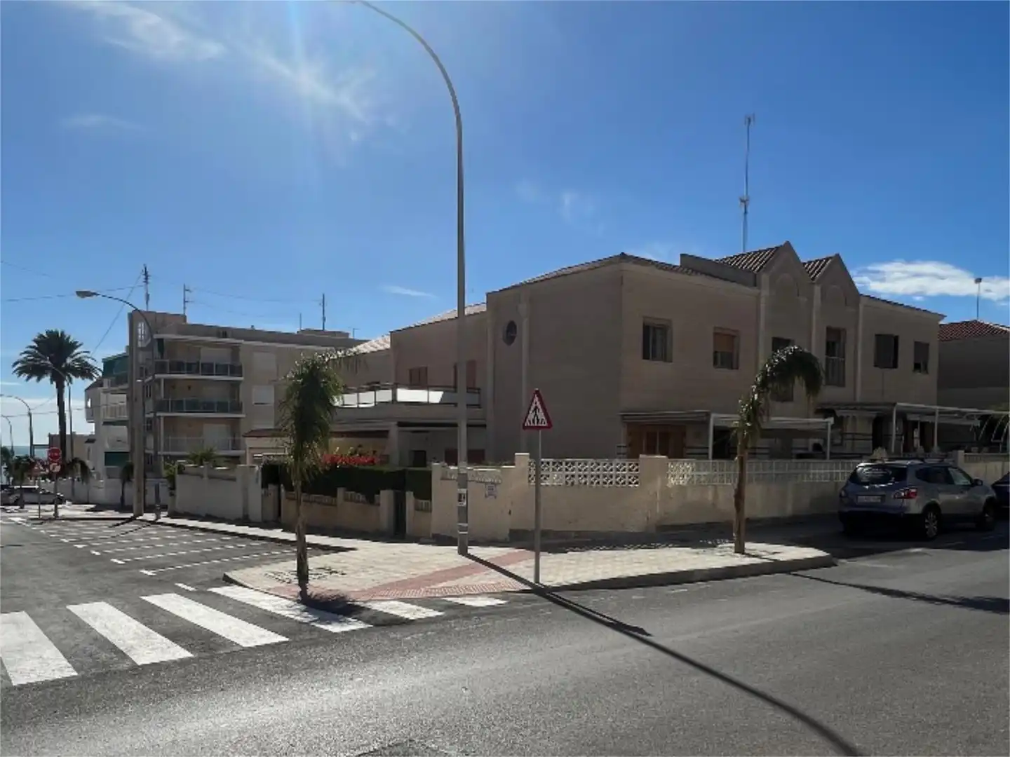 Dúplex en venta en Avinguda de Portugal, 28, Calas Santiago Bernabéu Vista exterior de Dúplex en venta en Santa Pola con Aire acondicionado, Jardín privado y Terraza