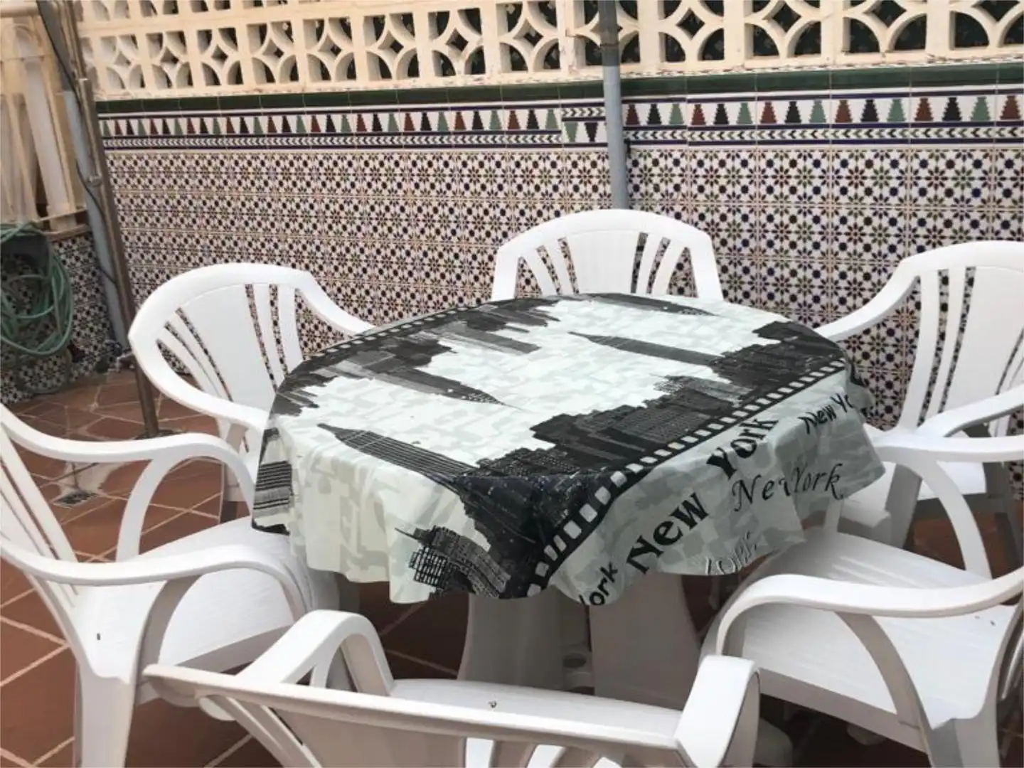Dúplex en venta en Avinguda de Portugal, 28, Calas Santiago Bernabéu Terraza de Dúplex en venta en Santa Pola con Aire acondicionado, Jardín privado y Terraza