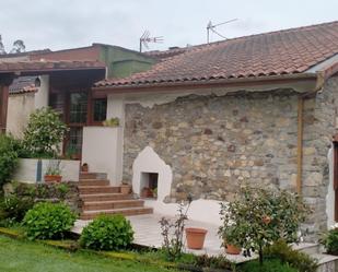 Vista exterior de Casa o xalet en venda en Pravia amb Terrassa