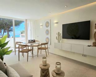 Living room of Flat for sale in Estepona  with Air Conditioner, Terrace and Swimming Pool