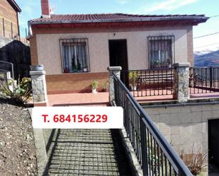 Vista exterior de Casa o xalet en venda en Mieres (Asturias) amb Terrassa