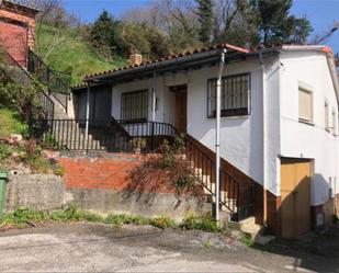 Vista exterior de Casa o xalet en venda en Allande amb Terrassa