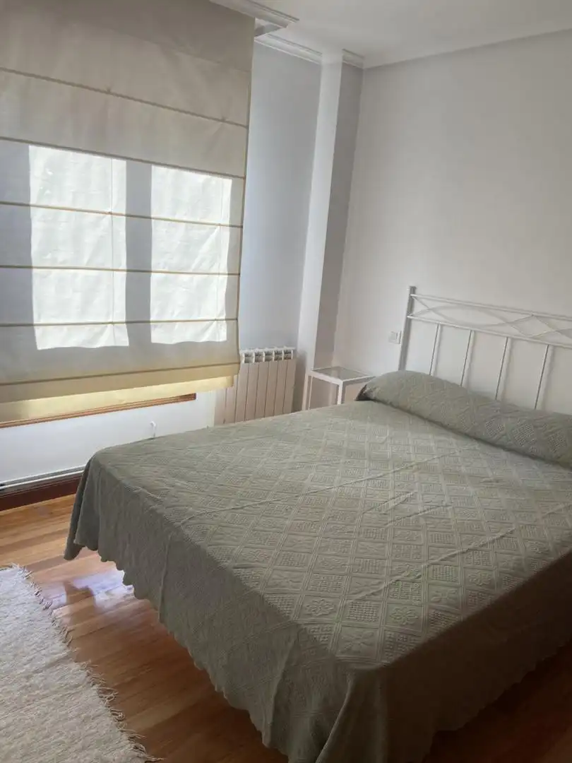 Habitación de Piso de alquiler en Santoña con Calefacción, Jardín privado y Parquet