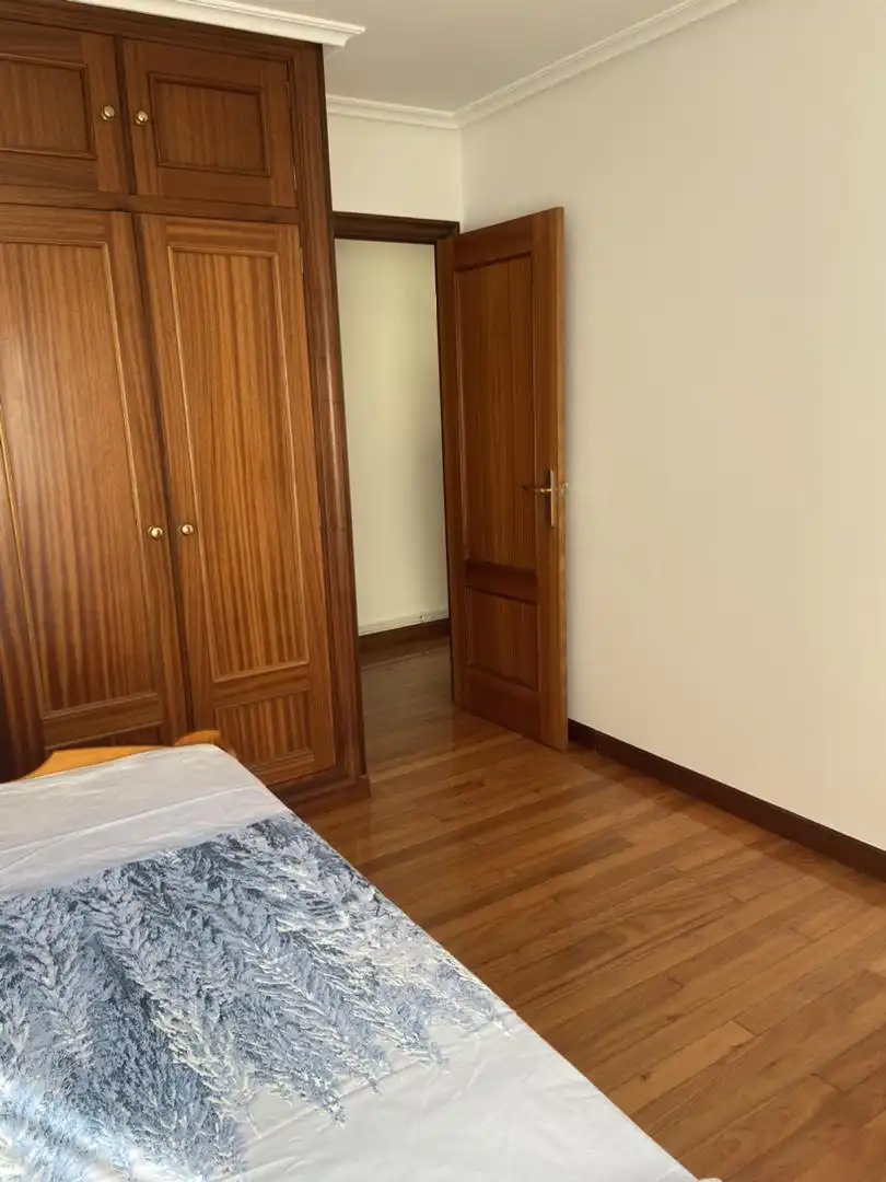 Habitación de Piso de alquiler en Santoña con Calefacción, Jardín privado y Parquet