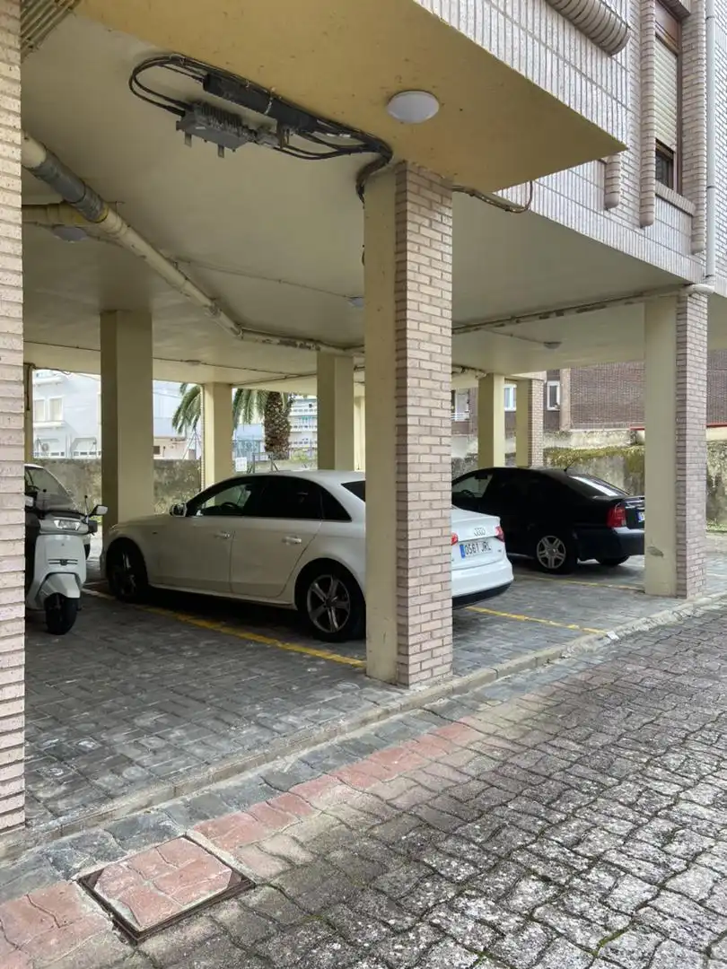 Parking de Piso de alquiler en Santoña con Calefacción, Jardín privado y Parquet